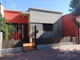 Foto 1 de Casa - Maipú Seccion 1