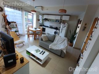 Foto 1 de Venta departamento 2 ambientes con balcón en Monte Castro