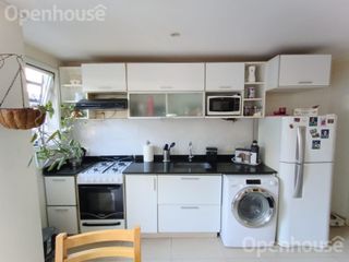 Foto 4 de Venta departamento 2 ambientes con balcón en Monte Castro