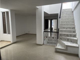 Foto 4 de Casa con terraza y parqueadero automático en las Mercedes, Palmira.