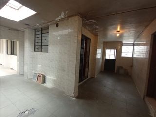 Foto 21 de La Carolina, Casa Comercial en Renta, 395m2, 9 Ambientes