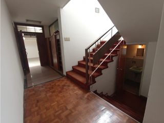 Foto 5 de La Carolina, Casa Comercial en Renta, 395m2, 9 Ambientes