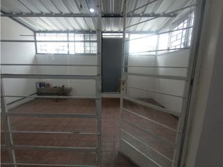 Foto 8 de La Carolina, Casa Comercial en Renta, 395m2, 9 Ambientes