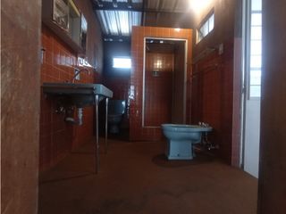 Foto 6 de La Carolina, Casa Comercial en Renta, 395m2, 9 Ambientes