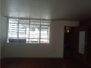 Foto 12 de La Carolina, Casa Comercial en Renta, 395m2, 9 Ambientes