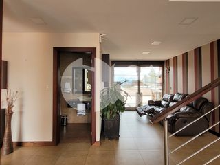 Foto 9 de PENTHOUSE DE VENTA SECTOR COLEGIO BILINGUE, CUENCA
