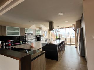 Foto 6 de PENTHOUSE DE VENTA SECTOR COLEGIO BILINGUE, CUENCA