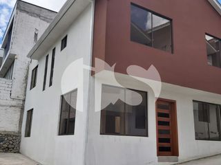 Foto 1 de CASA EN VENTA SECTOR LOS CEREZOS, CUENCA