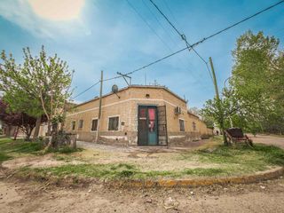 Foto 1 de VENTA CASA A REMODELAR EN  CONTRAMIRANTE CORDERO
