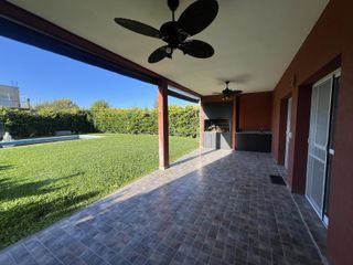 Foto 10 de Casa en alquiler en barrio Santa Guadalupe Pilar del Este