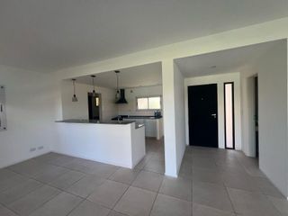 Foto 27 de Casa en alquiler en barrio Santa Guadalupe Pilar del Este