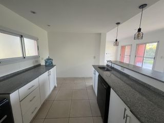 Foto 31 de Casa en alquiler en barrio Santa Guadalupe Pilar del Este