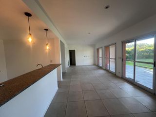 Foto 25 de Casa en alquiler en barrio Santa Guadalupe Pilar del Este