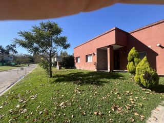 Foto 39 de Casa en alquiler en barrio Santa Guadalupe Pilar del Este