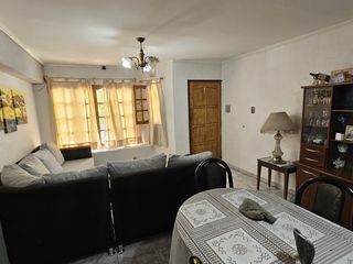 Foto 4 de Vendo Casa tipo Duplex de 4 dormitorios, garage zona Av Moreno. San Rafael