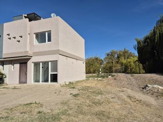 Foto 2 de Alquiler Duplex 2 dorm B. La Castellana Neuquen