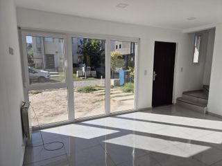 Foto 8 de Alquiler Duplex 2 dorm B. La Castellana Neuquen