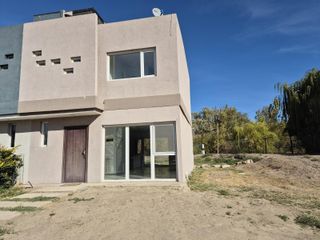 Foto 1 de Alquiler Duplex 2 dorm B. La Castellana Neuquen
