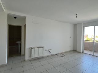 Foto 5 de En alquiler Departamento 1 dormitorio, cochera y baulera - Cipolletti Centro