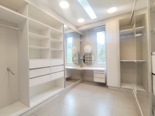 Foto 41 de Renta de Casa Amoblada con diseño Moderno-Minimalista con piscina, Sector Intervalles