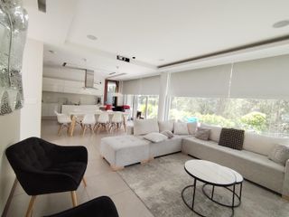 Foto 5 de Renta de Casa Amoblada con diseño Moderno-Minimalista con piscina, en  la Intervalles