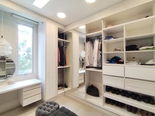 Foto 13 de Renta de Casa Amoblada con diseño Moderno-Minimalista con piscina, en  la Intervalles