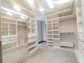 Foto 42 de Renta de Casa Amoblada con diseño Moderno-Minimalista con piscina, Sector Intervalles