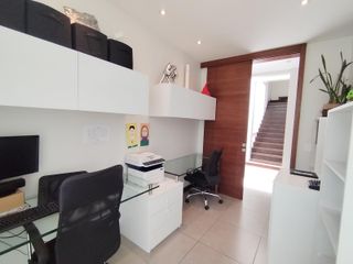 Foto 6 de Renta de Casa Amoblada con diseño Moderno-Minimalista con piscina, en  la Intervalles