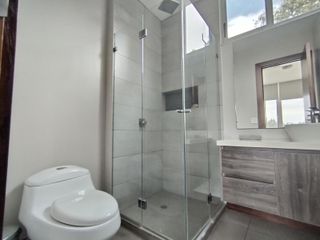 Foto 20 de Renta de Casa Amoblada con diseño Moderno-Minimalista con piscina, en  la Intervalles