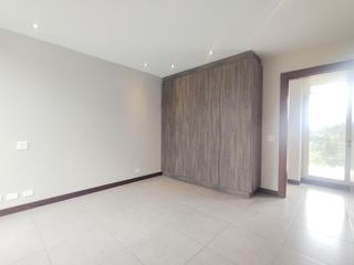 Foto 43 de Renta de Casa Amoblada con diseño Moderno-Minimalista con piscina, Sector Intervalles