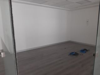 Foto 20 de Alquilo oficina en el centro empresarial Real