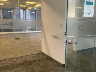 Foto 19 de Alquier de oficina implementada en San Isidro