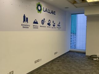 Foto 10 de Alquier de oficina implementada en San Isidro