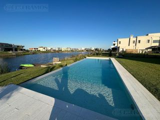 Foto 1 de Casa en venta en el Barrio Costas,, Puertos / Escobar