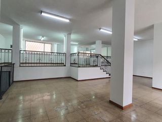 Foto 1 de LOCAL DE ALQUILER DE 175m2 EN LA PRENSA SECTOR LA Y.