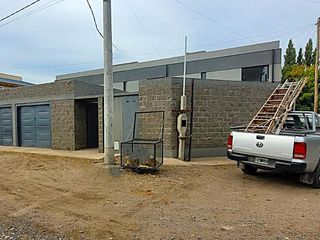 Foto 1 de VENTA COMPLEJO DE 3 DUPLEX - NEUQUEN CAPITAL