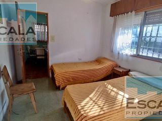 Foto 10 de Casa quinta en alquiler pileta amplio jardin amoblada