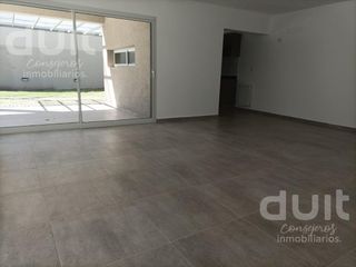 Foto 3 de Casa en alquiler 3 dormitorios y 3 baños en Housing - La Calandria