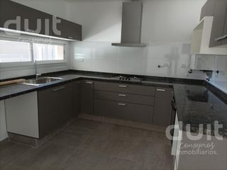 Foto 4 de Casa en alquiler 3 dormitorios y 3 baños en Housing - La Calandria