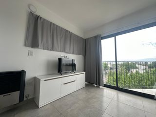 Foto 1 de Departamento en Alquiler Amoblado 1 y 37.