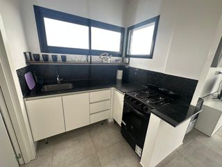 Foto 4 de Departamento en Alquiler Amoblado 1 y 37.