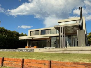 Foto 6 de Casa en venta en 5 ambientes en Nordelta, El Golf, GBA Norte