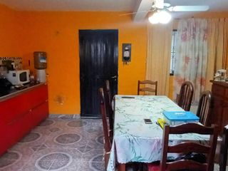 Foto 1 de Dúplex en Plottier, barrio Los Álamos