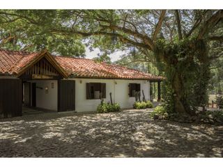 Foto 18 de Vendo hermoso lote con vista sector Bolombolo, unidad cerrada