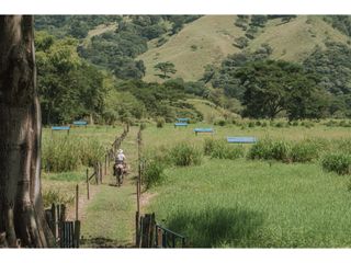 Foto 20 de Vendo hermoso lote con vista sector Bolombolo, unidad cerrada