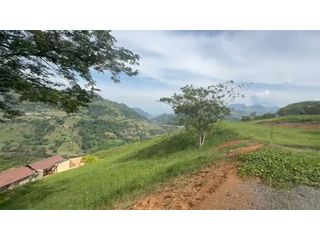 Foto 1 de Vendo hermoso lote con vista sector Bolombolo, unidad cerrada