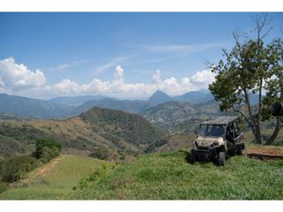 Foto 2 de Vendo hermoso lote con vista sector Bolombolo, unidad cerrada