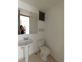 Foto 16 de Se arrienda  hermoso apartamento en  calasanz parte  baja