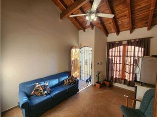 Foto 5 de VENTA DE ESPECTACULAR CASA DE 2 PLANTAS, EN  PLENO CENTRO DE RIVADAVIA