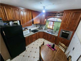Foto 10 de VENTA DE ESPECTACULAR CASA DE 2 PLANTAS, EN  PLENO CENTRO DE RIVADAVIA